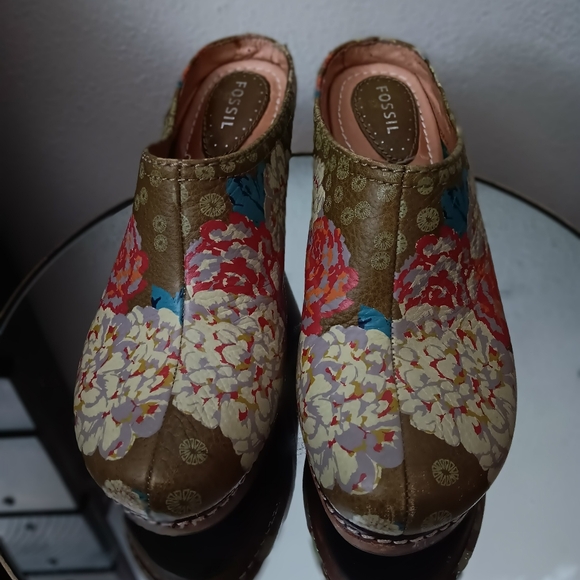 Vintage sz 7 1/2 FOSSIL mules - Picture 3 of 5